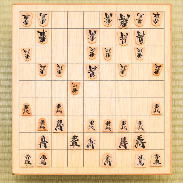 平手 - píng shǒu