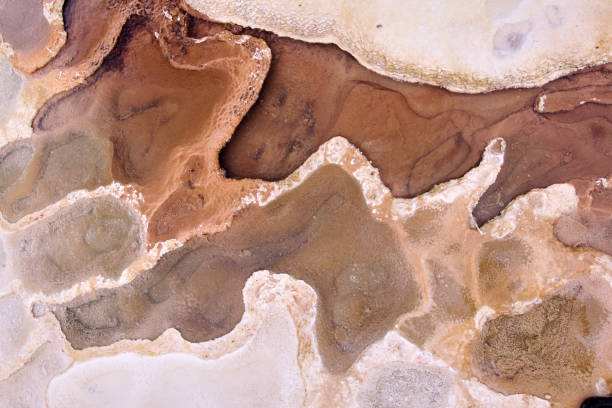 矿藏 - kuàng cáng