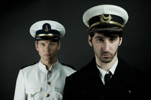 中尉 - zhōng wèi