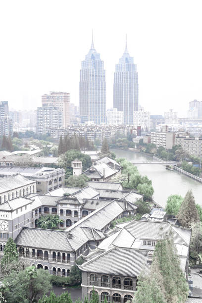 骄阳 - jiāo yáng