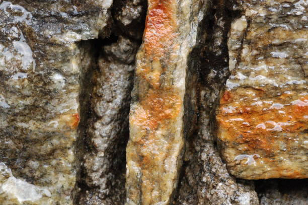 成矿 - chéng kuàng