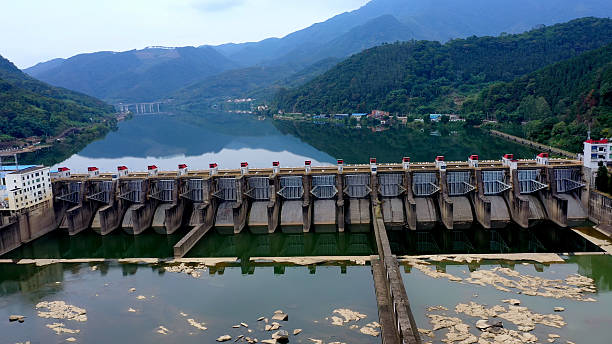 山水 - shān shuǐ