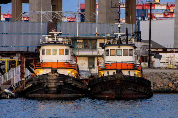 拖船 - tuō chuán