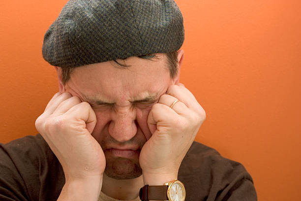 怯生 - qiè shēng