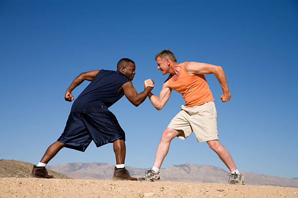 交手 - jiāo shǒu