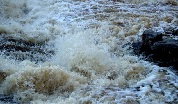 重水 - chóng shuǐ