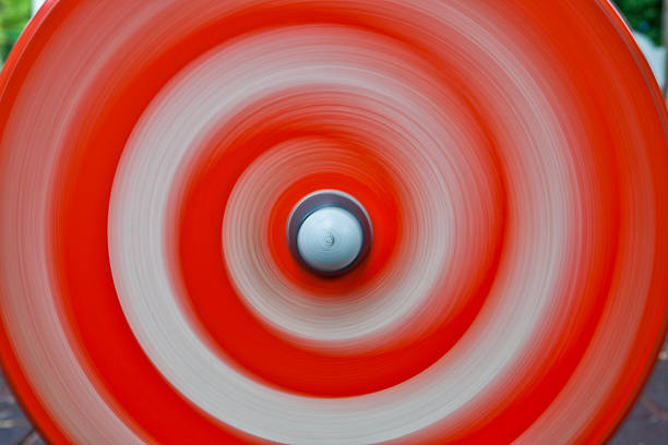 辗转 - zhǎn zhuǎn