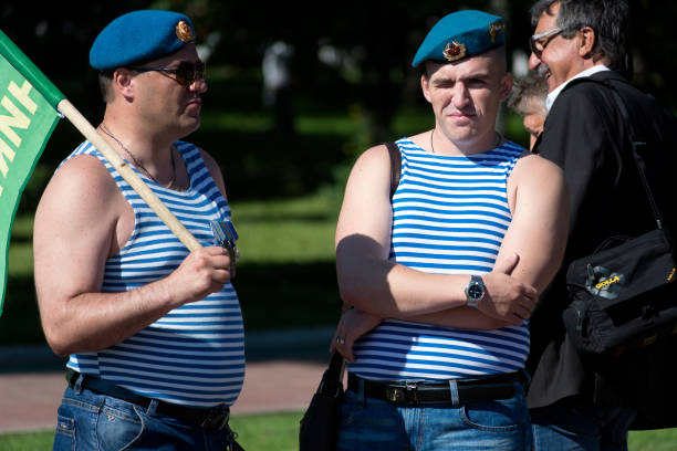 中士 - zhōng shì