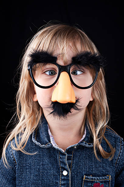 乔装 - qiáo zhuāng