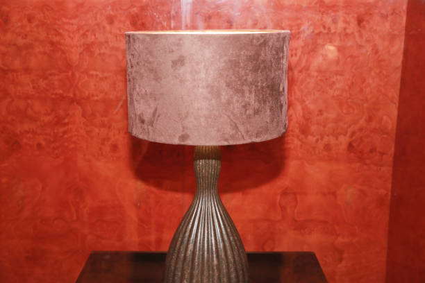 桌灯 - zhuō dēng