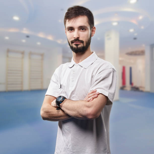 教练 - jiào liàn