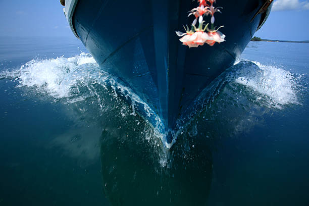 船首 - chuán shǒu