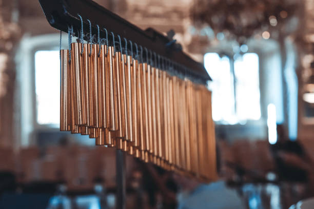 编钟 - biān zhōng