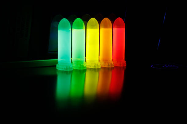 荧光 - yíng guāng