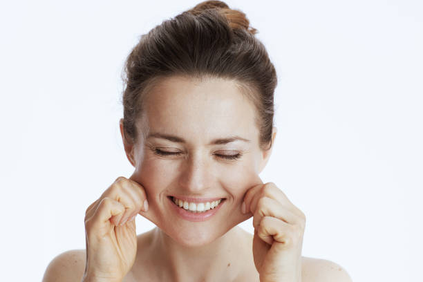 强颜 - qiǎng yán