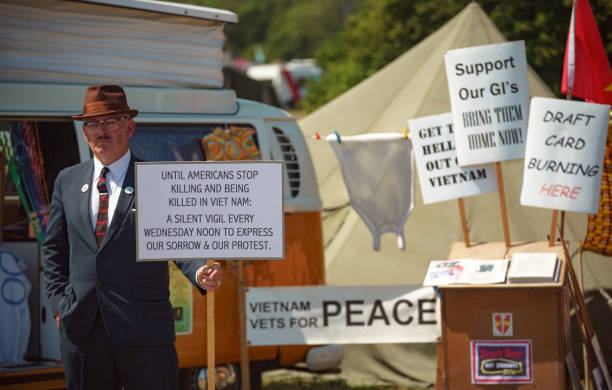 竞选 - jìng xuǎn