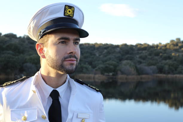 中校 - zhōng xiào