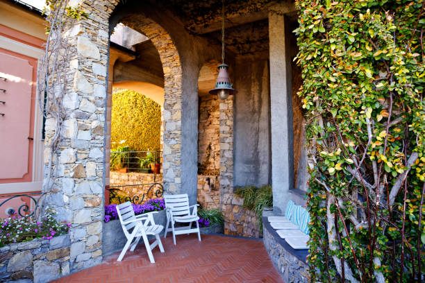 凉台 - liáng tái