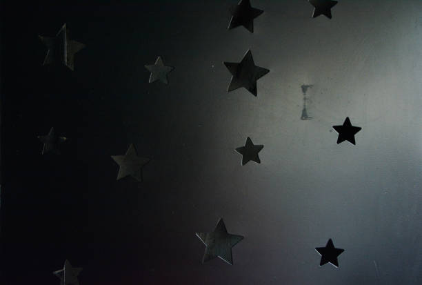 明星 - míng xīng