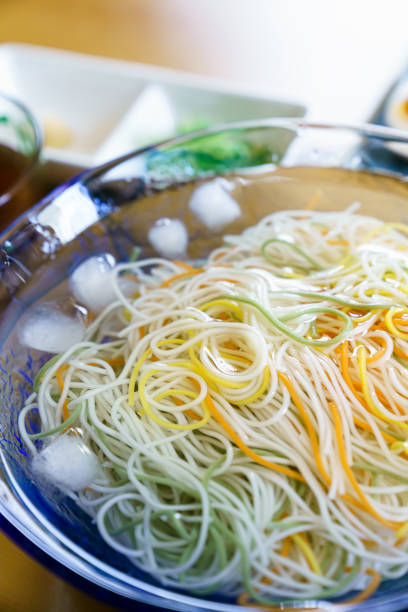 凉面 - liáng miàn