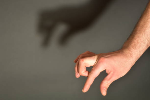 缠手 - chán shǒu