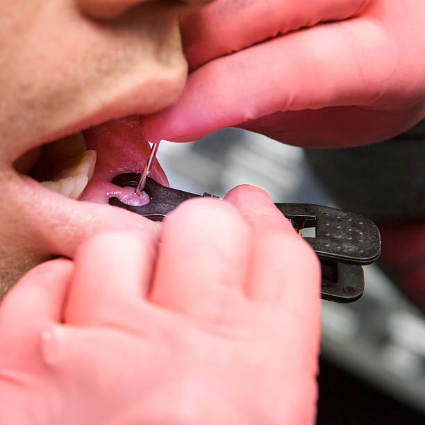 洞穿 - dòng chuān