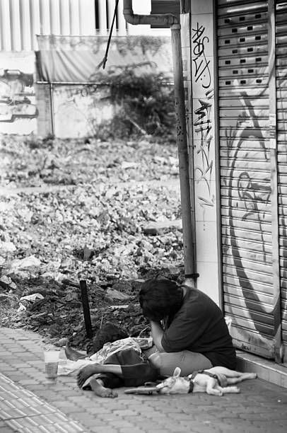 躲穷 - duǒ qióng