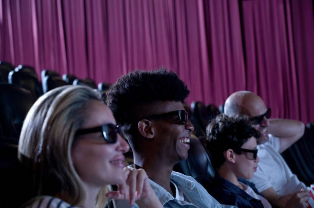 公映 - gōng yìng