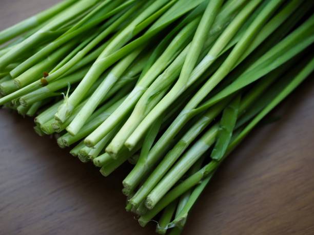 蒜苗 - suàn miáo