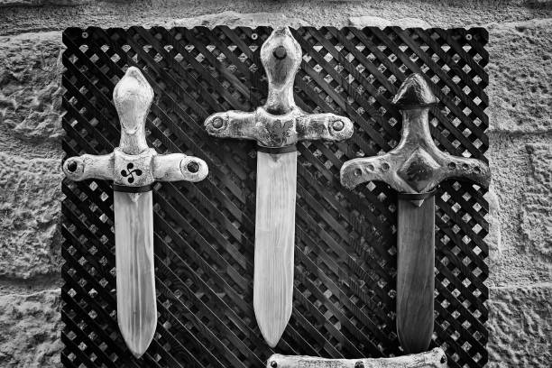 短剑 - duǎn jiàn