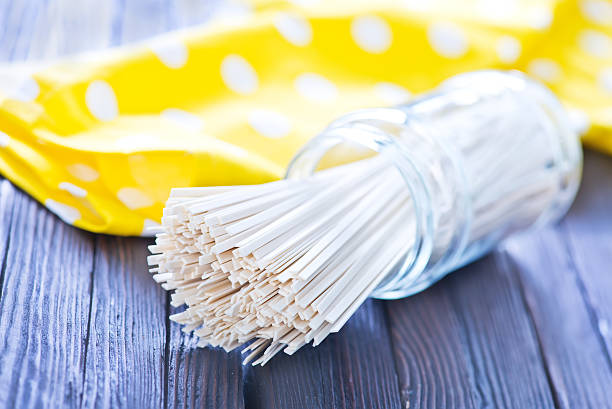 生面 - shēng miàn