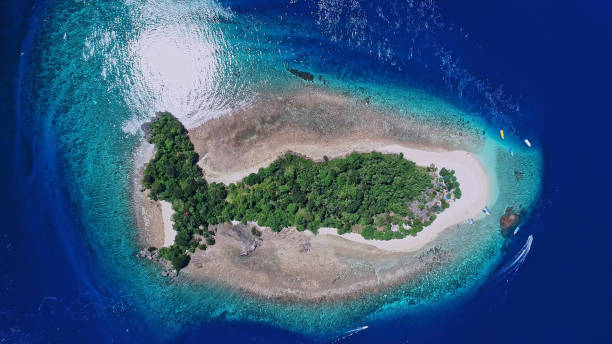 潜水 - qián shuǐ