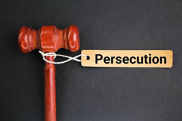 偏见 - piān jiàn