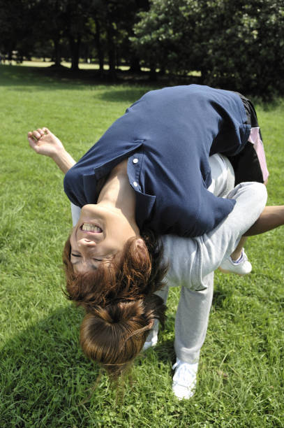 仗腰 - zhàng yāo