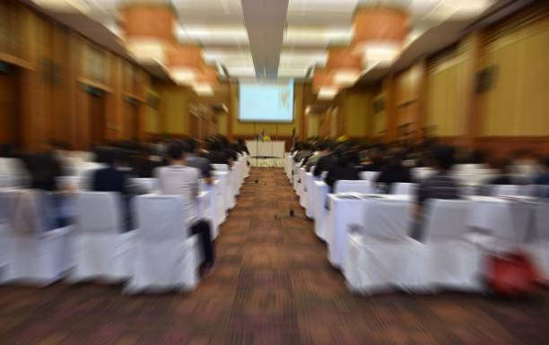 开场 - kāi chǎng