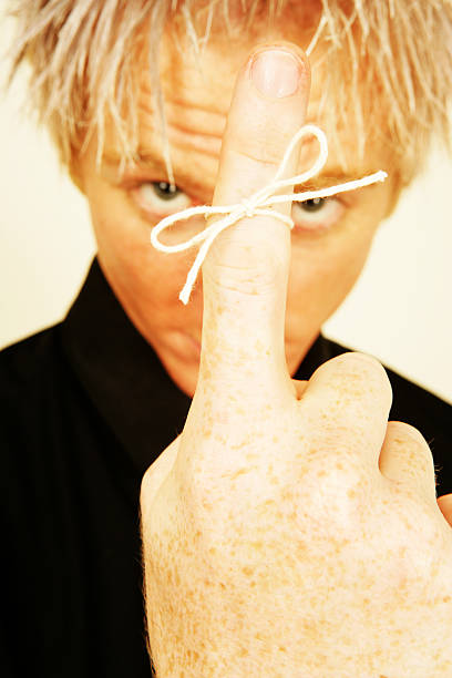 嘲笑 - cháo xiào