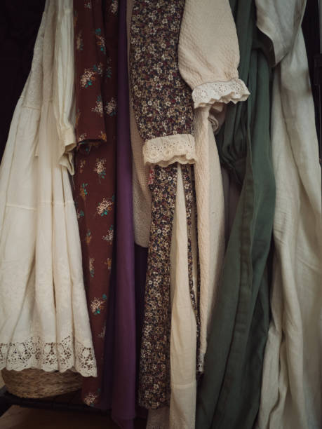 古装 - gǔ zhuāng