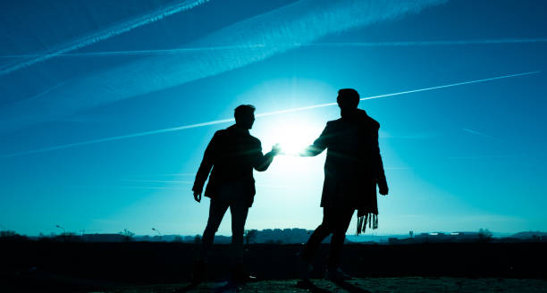 相视 - xiāng shì