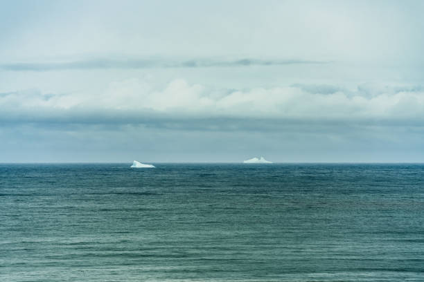 冰山 - bīng shān