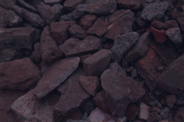 铁矿 - tiě kuàng