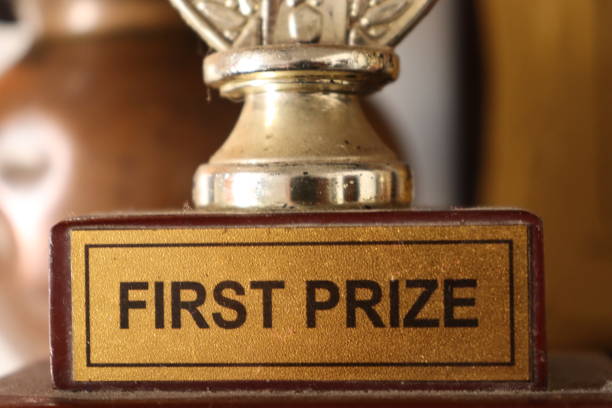 谬奖 - miù jiǎng