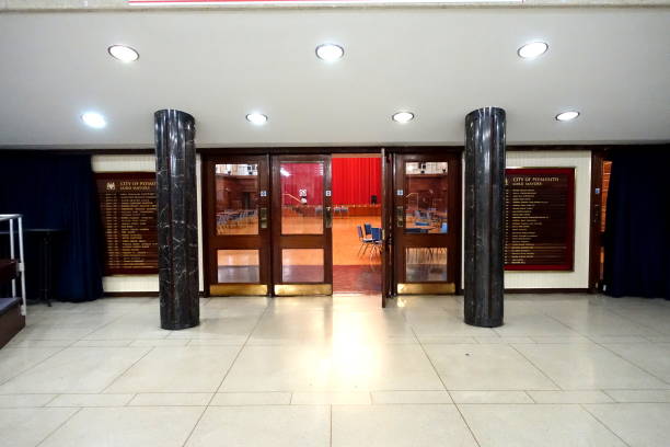 公堂 - gōng táng