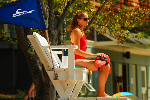 命官 - mìng guān